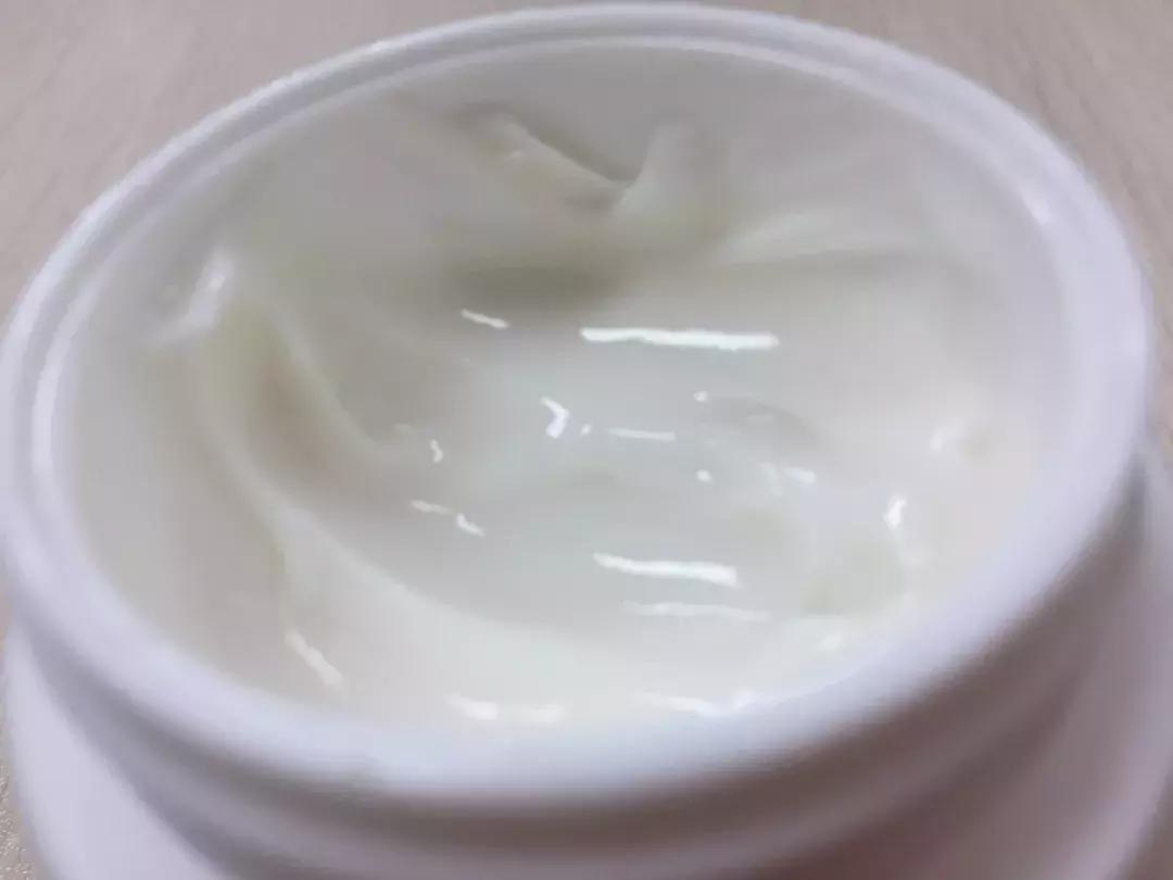 入秋给宝宝涂什么面霜,入秋了推荐款保湿效果好的面霜