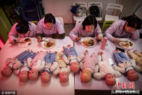 快速办月嫂上岗证要多少钱一个月,办一个月嫂上岗证得多少钱考