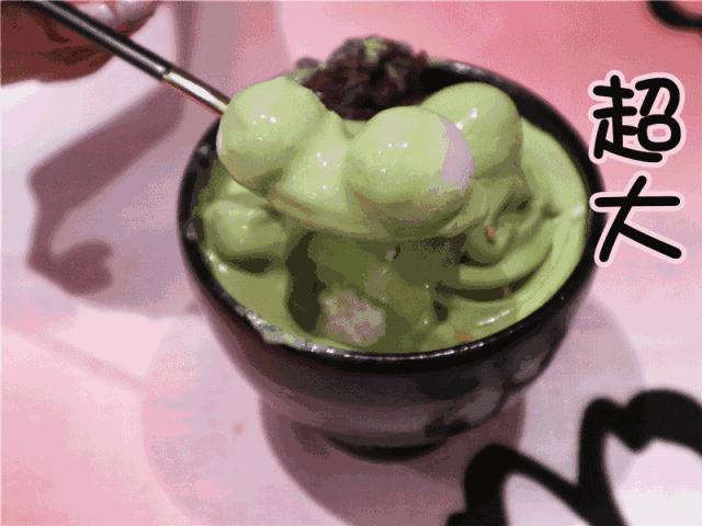 一家抹茶甜品店,日式抹茶味甜品店