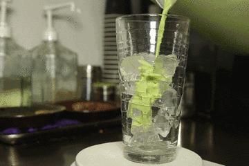 一家抹茶甜品店,日式抹茶味甜品店