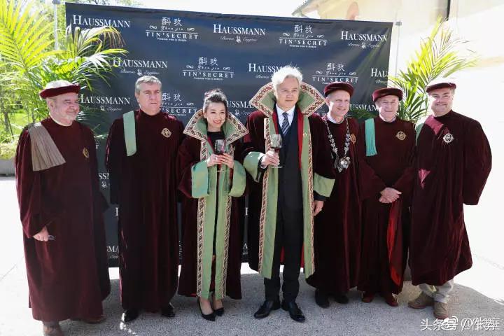 古装女神张庭，是怎么变成假鬼假怪的微商女王的？