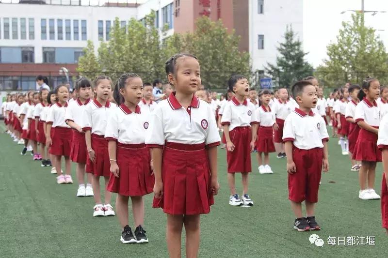 九月，我们开学啦！把天府故事读给世界听……