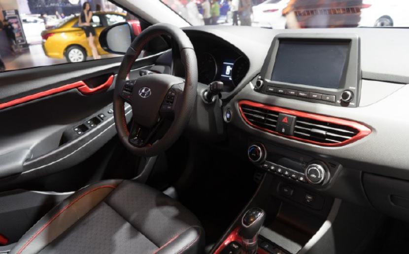 成都车展跨界旅行车,现代逸行新款上市