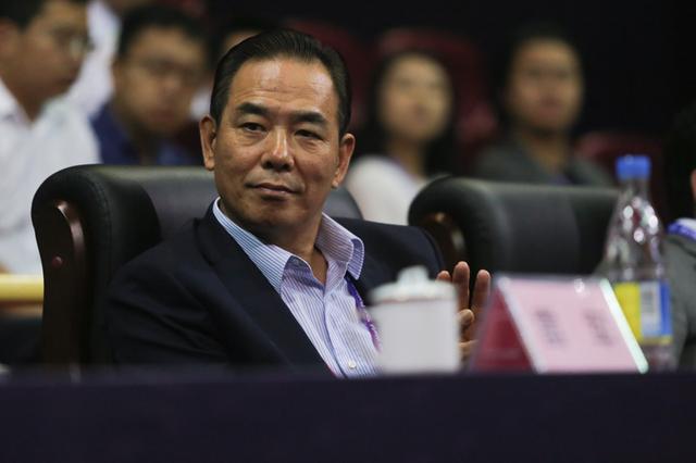 想得轻巧，蔡振华离开刘国梁就能回归？两原因刘国梁难当乒协主席