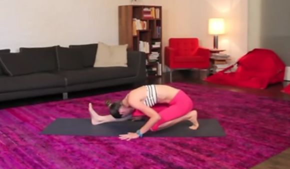 平躺抬腿90度腿伸不直练哪块肌肉,躺着高抬腿瘦哪里效果明显