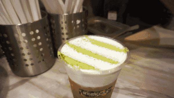 真香警告！一杯奶茶=3听可乐=6包薯片，实锤敲在心上……