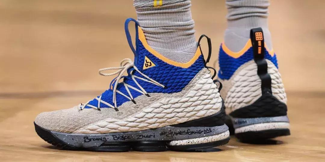 上半年最好的25双鞋，你买到手之后是「起飞」还是「倒闭」