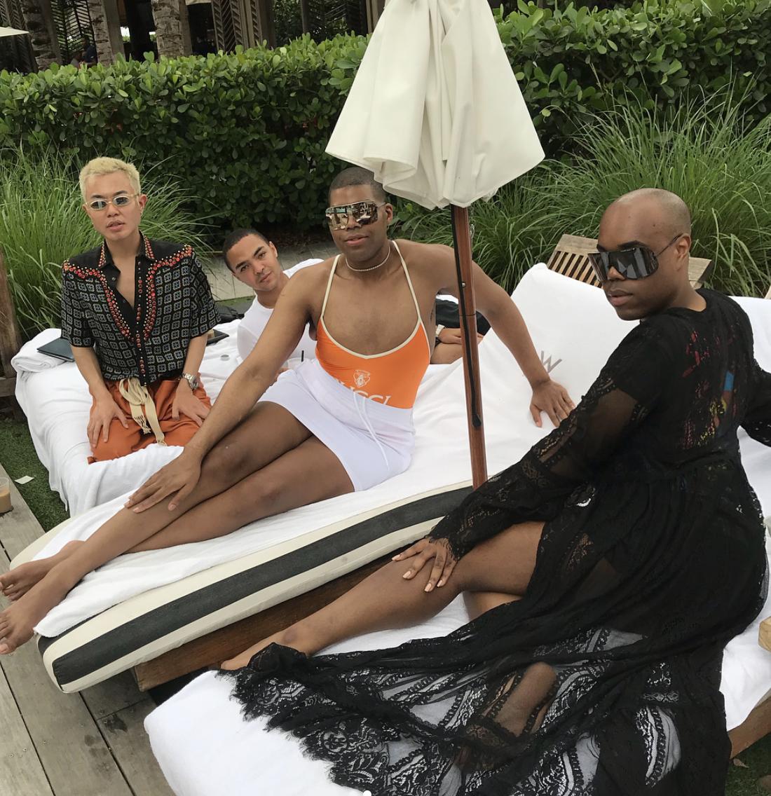 约翰逊和孩子合照,约翰逊儿子扮女装