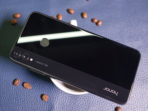 荣耀8X真机图赏，麒麟710，2000+200W双摄，4+64G，售价1399元