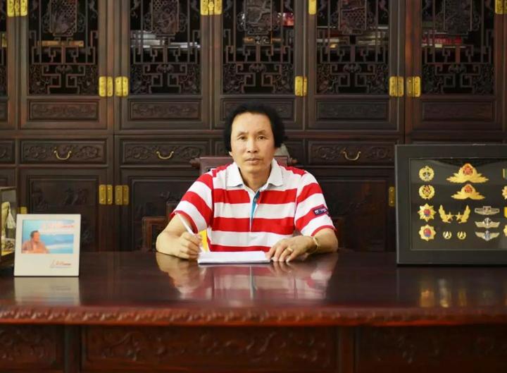 苍南金乡陈加枢,金乡徽章厂董事长陈加枢