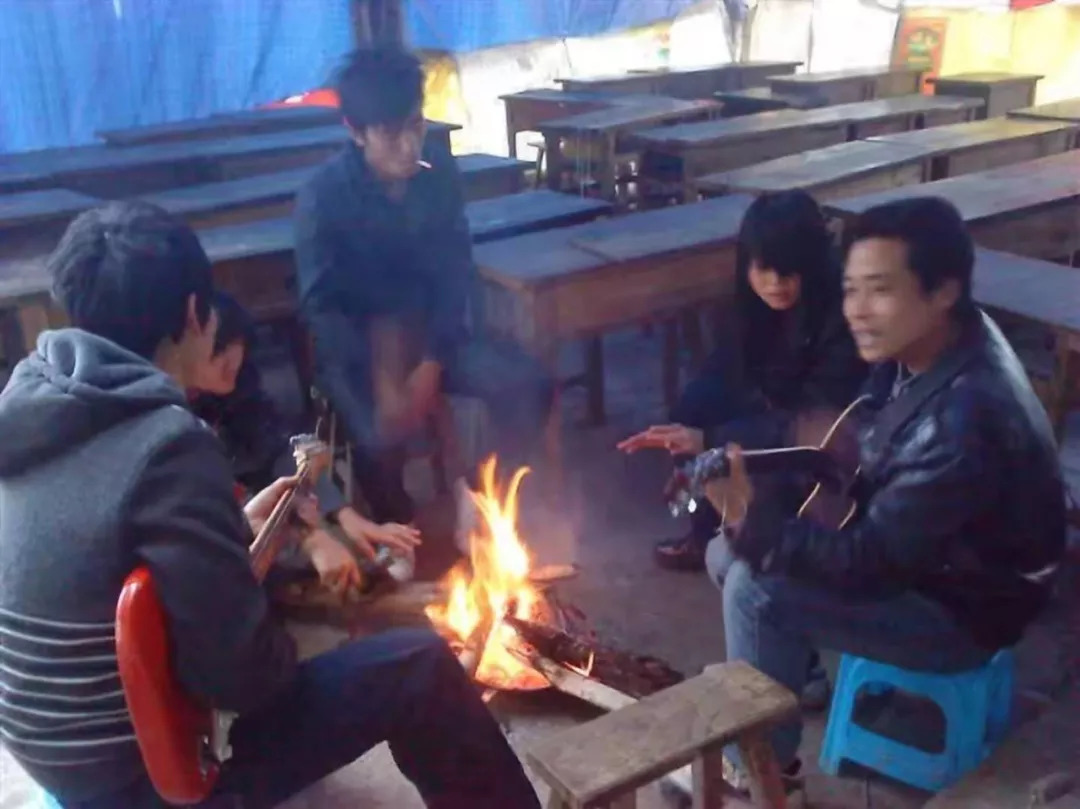 涓轰簡鐖辨儏缈诲北瓒婂箔,涓轰簡鐖辨儏鎶崋鏂╂鐮ョ牶鍓嶈