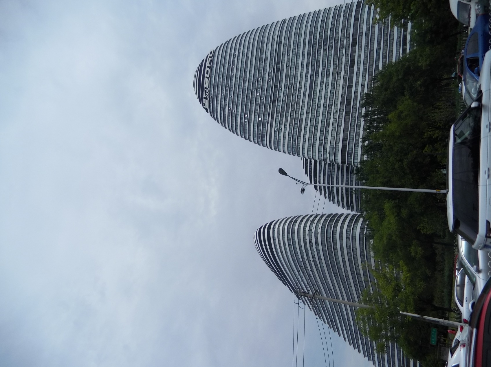 华为p20和vivoz3哪个好,华为p30与摩托罗拉s30对比