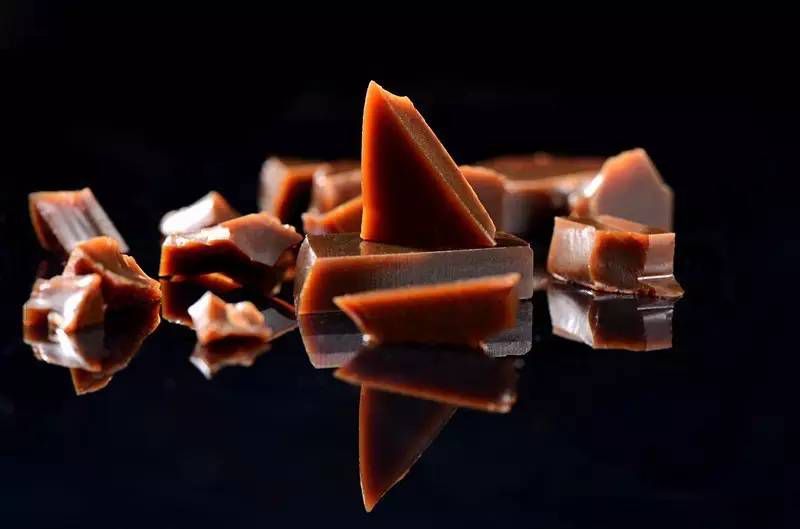 靠一块阿胶卖到73亿，被称“药中茅台”，一斤卖近6000元能赚多少