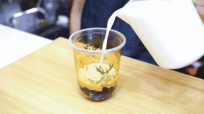 来，免费请你喝黑糖鹿丸鲜奶！临沂人都在等的这家鹿角巷真的来了！目测即将被鹿粉占领！