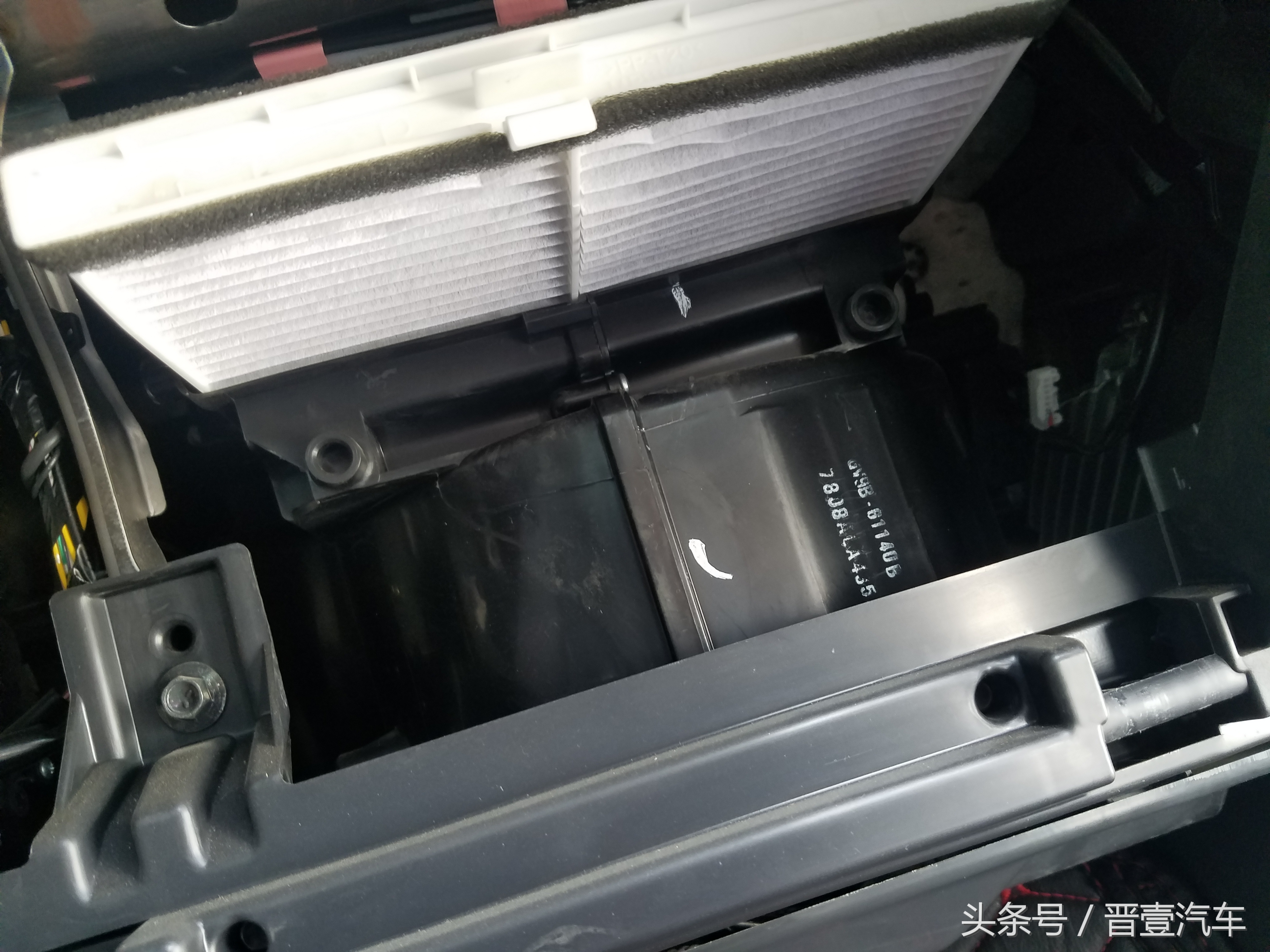 马自达cx4空调滤芯怎么更换视频,10款马自达3空调滤芯更换视频