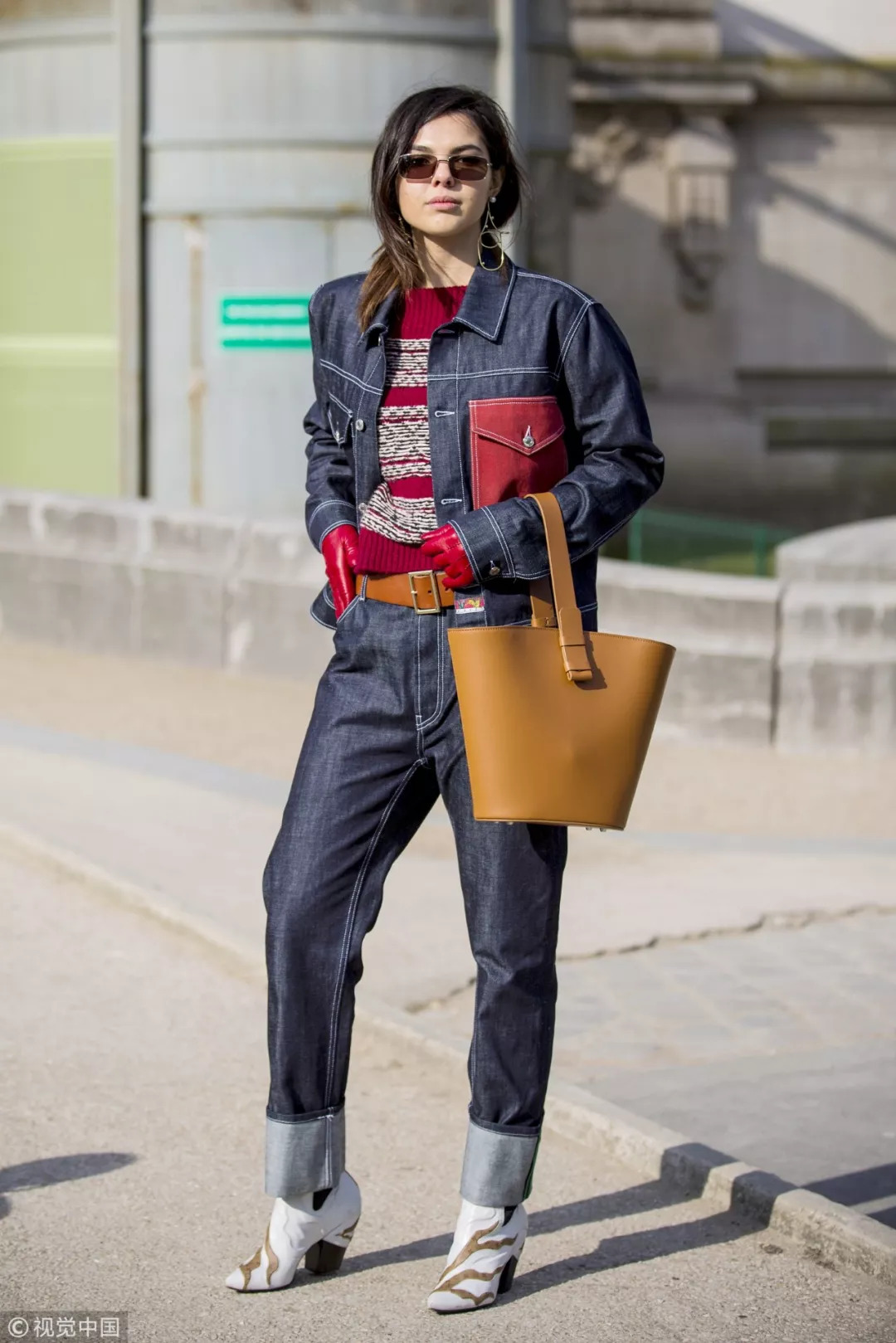 凹造型小包包,包包拍摄怎么凹造型