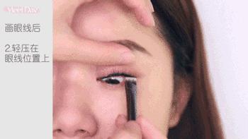 拯救眼睛上扬的画眼线方法,如何拯救晕妆的眼线笔