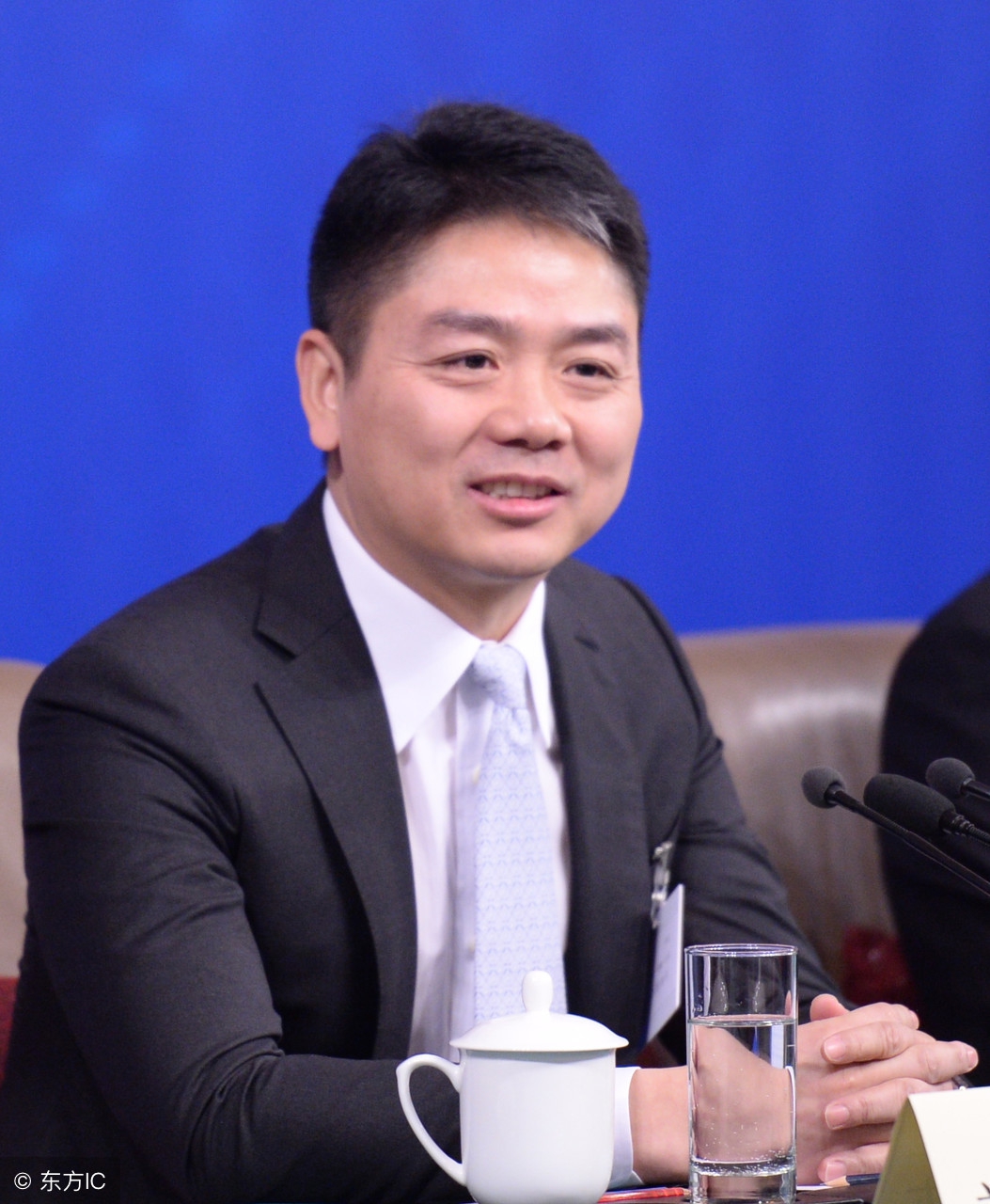 京东的名字是怎么来的,京东莫名出现别人名字和别的地址