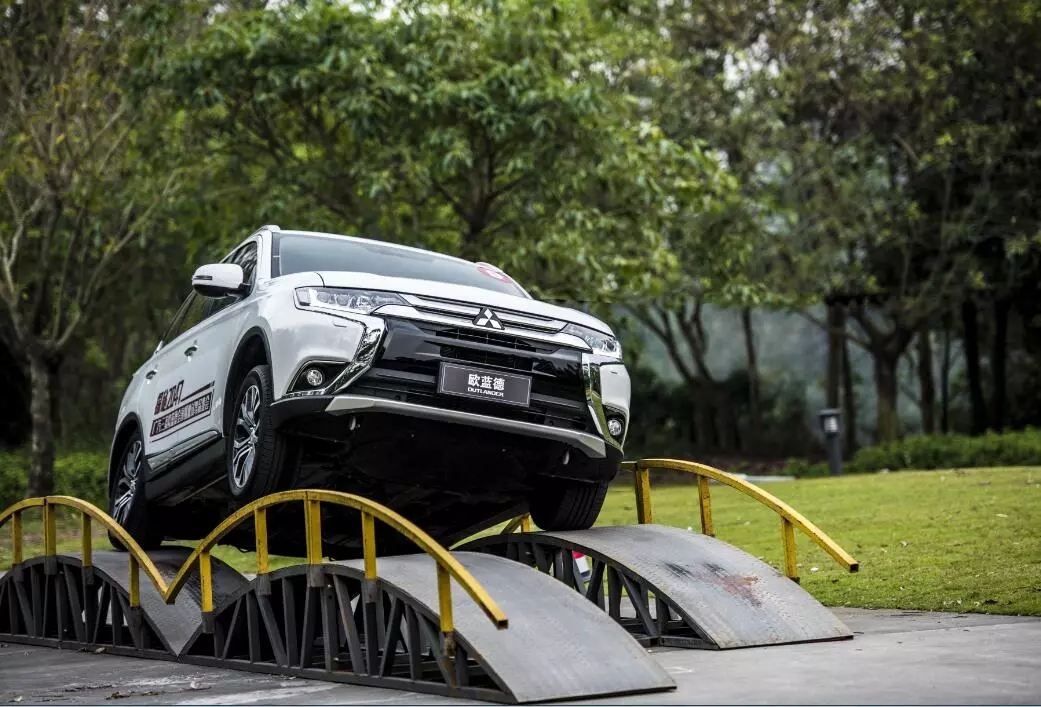 秋名山车神的练就之路,秋名山车神带你感受风的速度