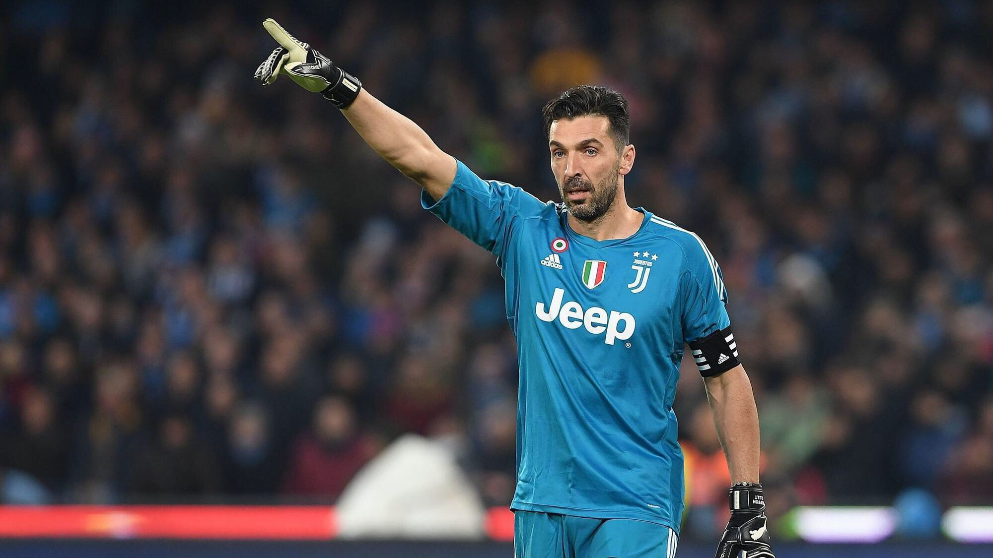 现役世界足坛十大球星,天下足球十大门将排名