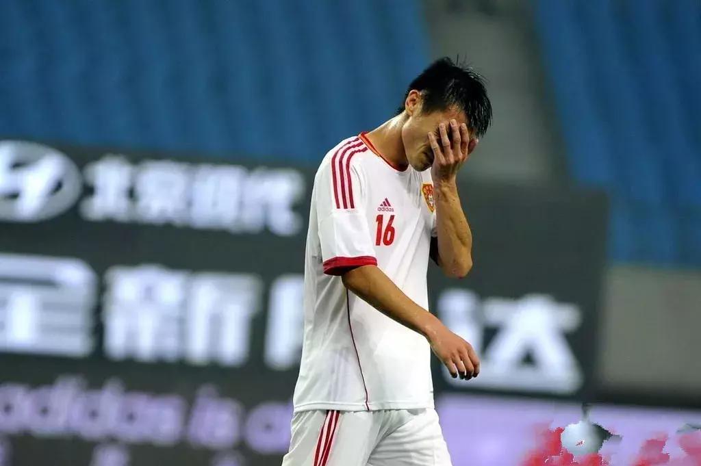 中国男足1:5输给泰国,中国男足0-1输给卡塔尔