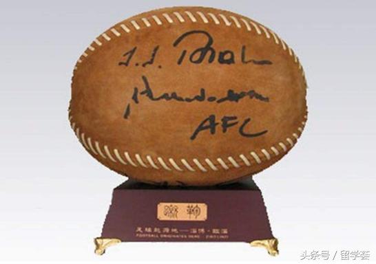 玛雅看小天采访,第一次看懂足球