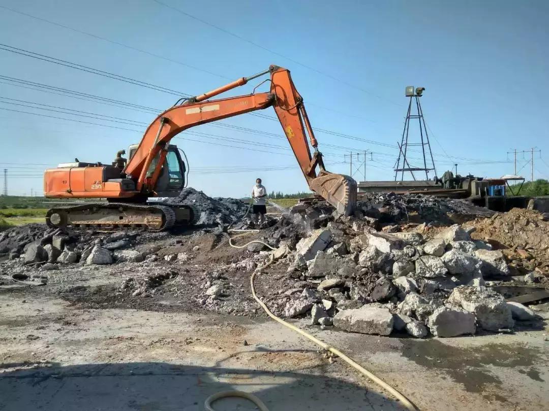 现场直播拆违建,复兴区拆违建最新消息