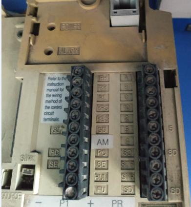 怎么用变频器控制电机正反转,变频器控制电机正反转怎样操作