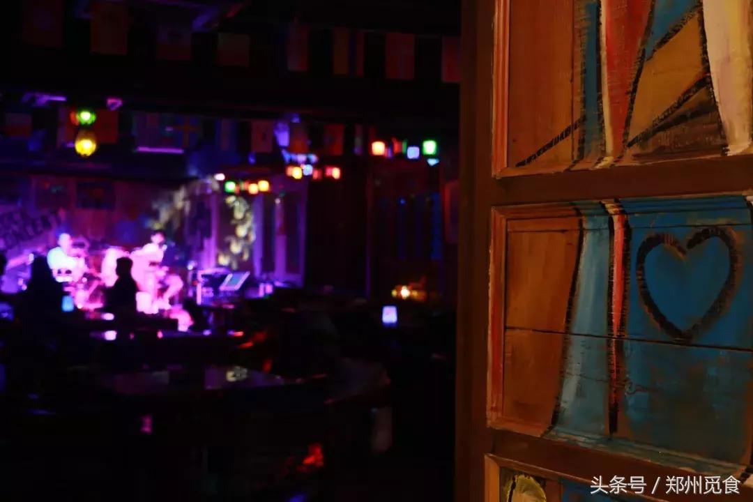 郑州开了一家超级豪华的酒吧,郑州很安静的酒吧