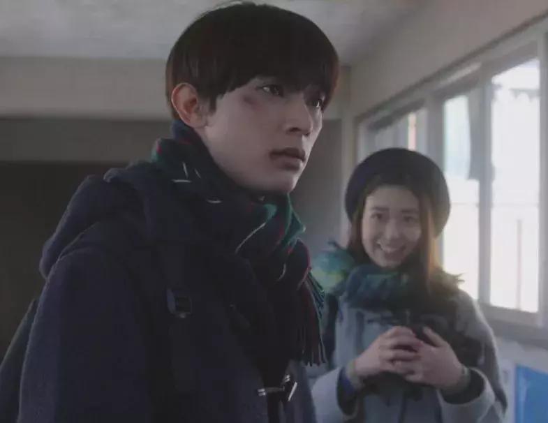 抛开大尺度,这部电影让我想起了小时候看过的郭敬明