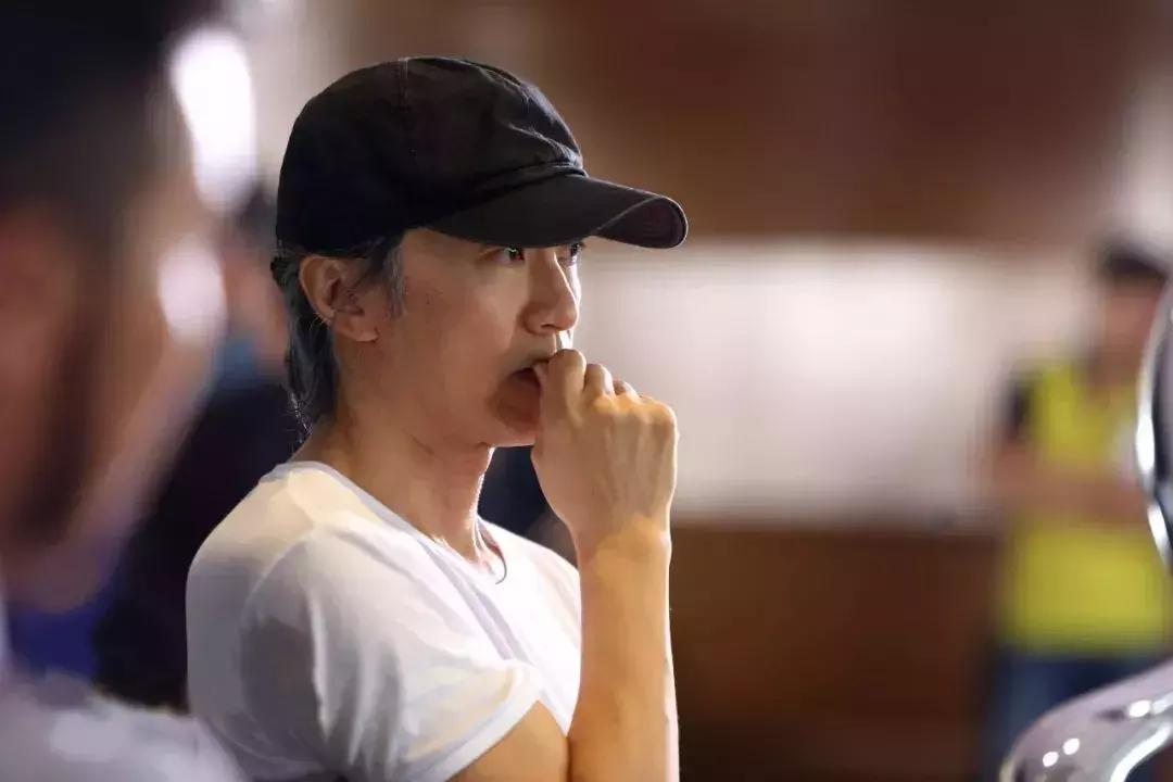 周星驰为了一个机会苦苦等十年,周星驰老了满头白发