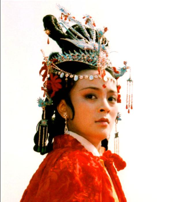 《红楼梦》里贾探春在贾府搞改革遇到的保守派有哪些人？