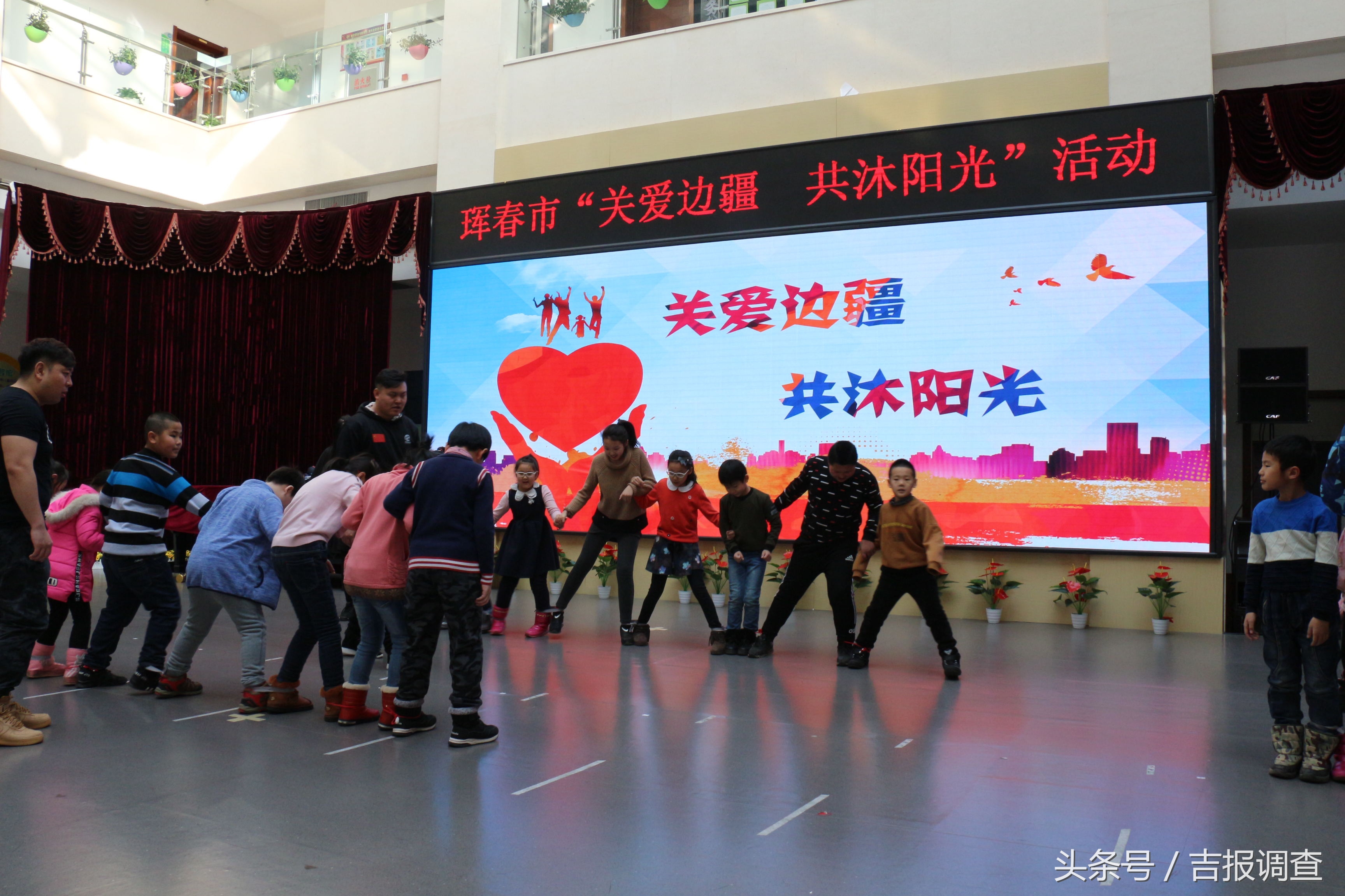 城市留守儿童的心酸生活,留守儿童永远是一个沉重的话题