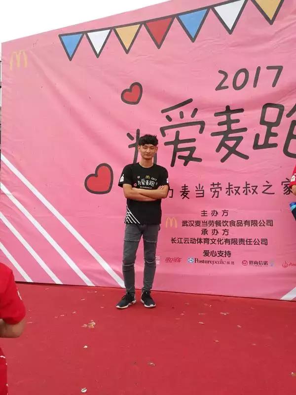 帅气班长化身公益先锋，才大二志愿服务时长已超1000小时