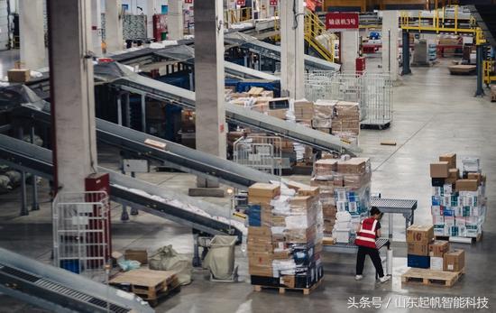 外媒：京东自动化仓库有7个足球场大 只有四名员工