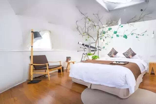 这些民宿藏着千岛湖99%的美,蓝天白云、绿水红叶,邂逅最美秋色