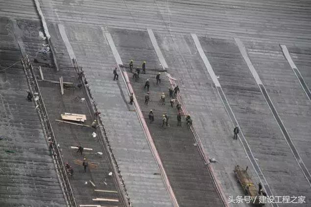 气温和混凝土表面温差太大怎么办,大体积混凝土上中下三个孔的温差