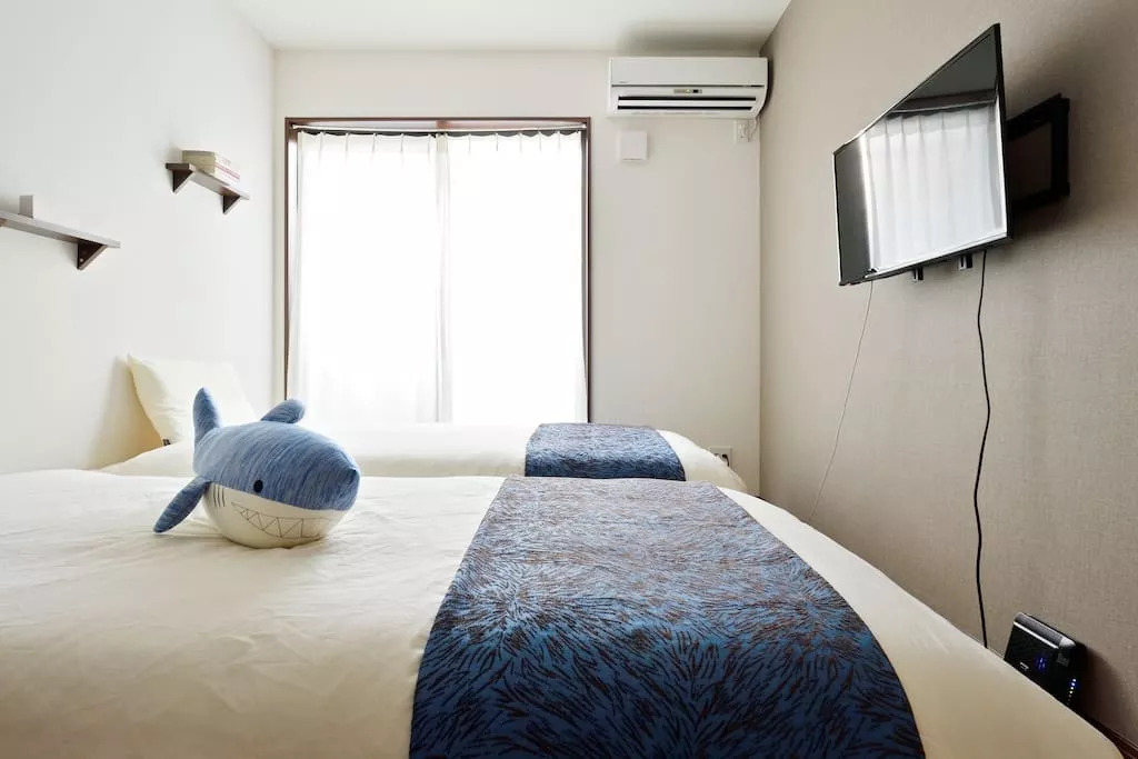 因提前退订纠纷,三名女大学生把日本民宿毁成垃圾场……民宿短租中房东的权益该如何保障?