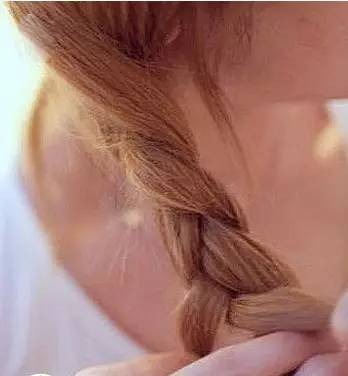 韩式慵懒盘头发的简单方法,韩式盘头发