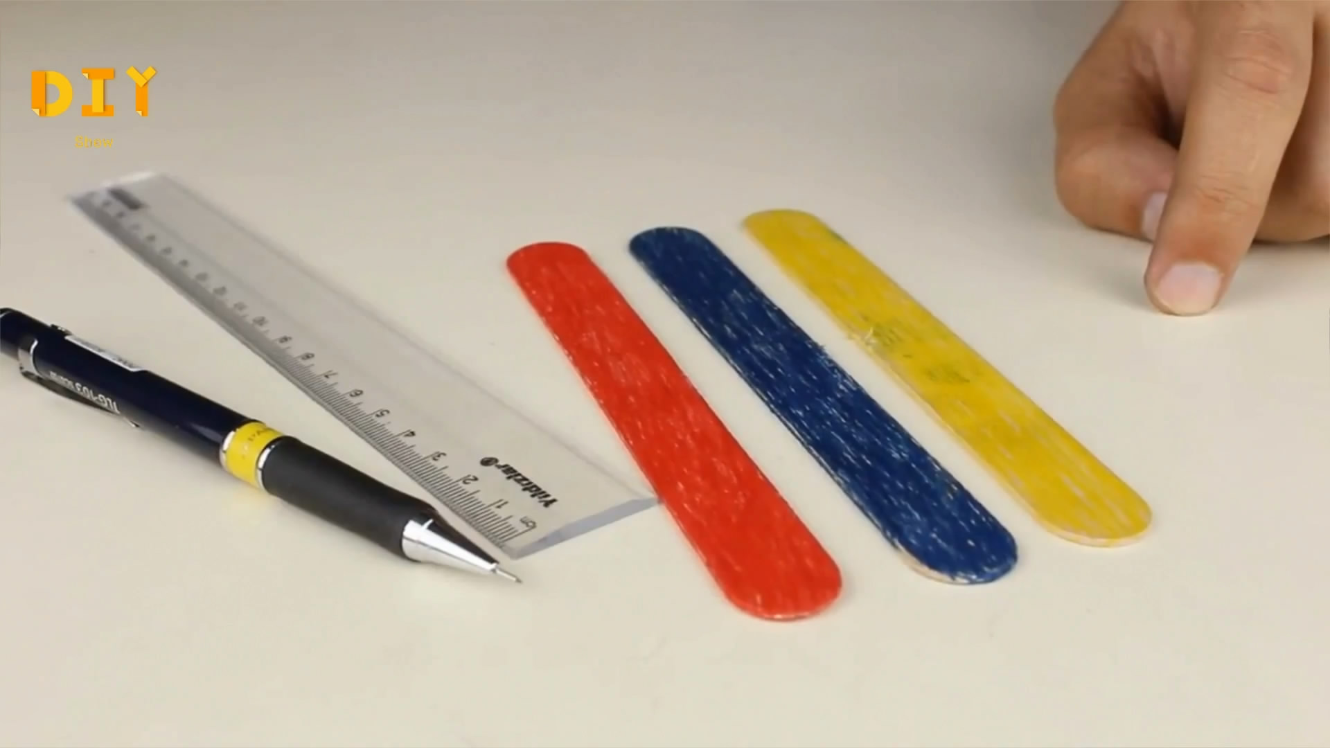 动手制作小手工玩具diy,简易玩具制作方法50字