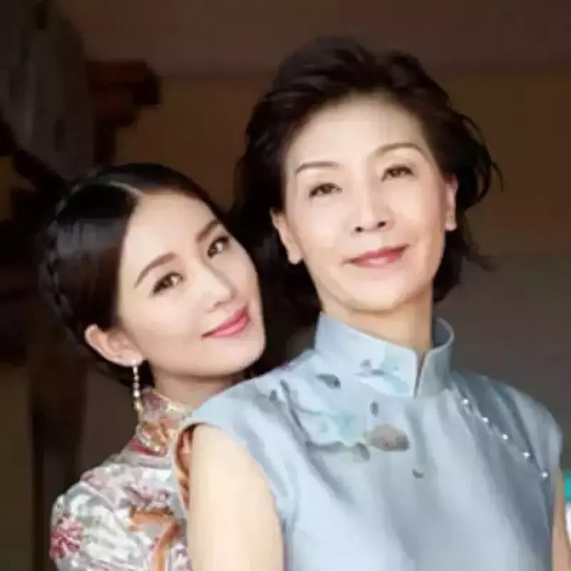 “妈妈,我同学说你好土”,这个妈妈的做法值得点赞