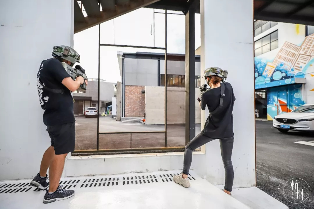 真人吃鸡海滩战斗,吃鸡真人版真实场地