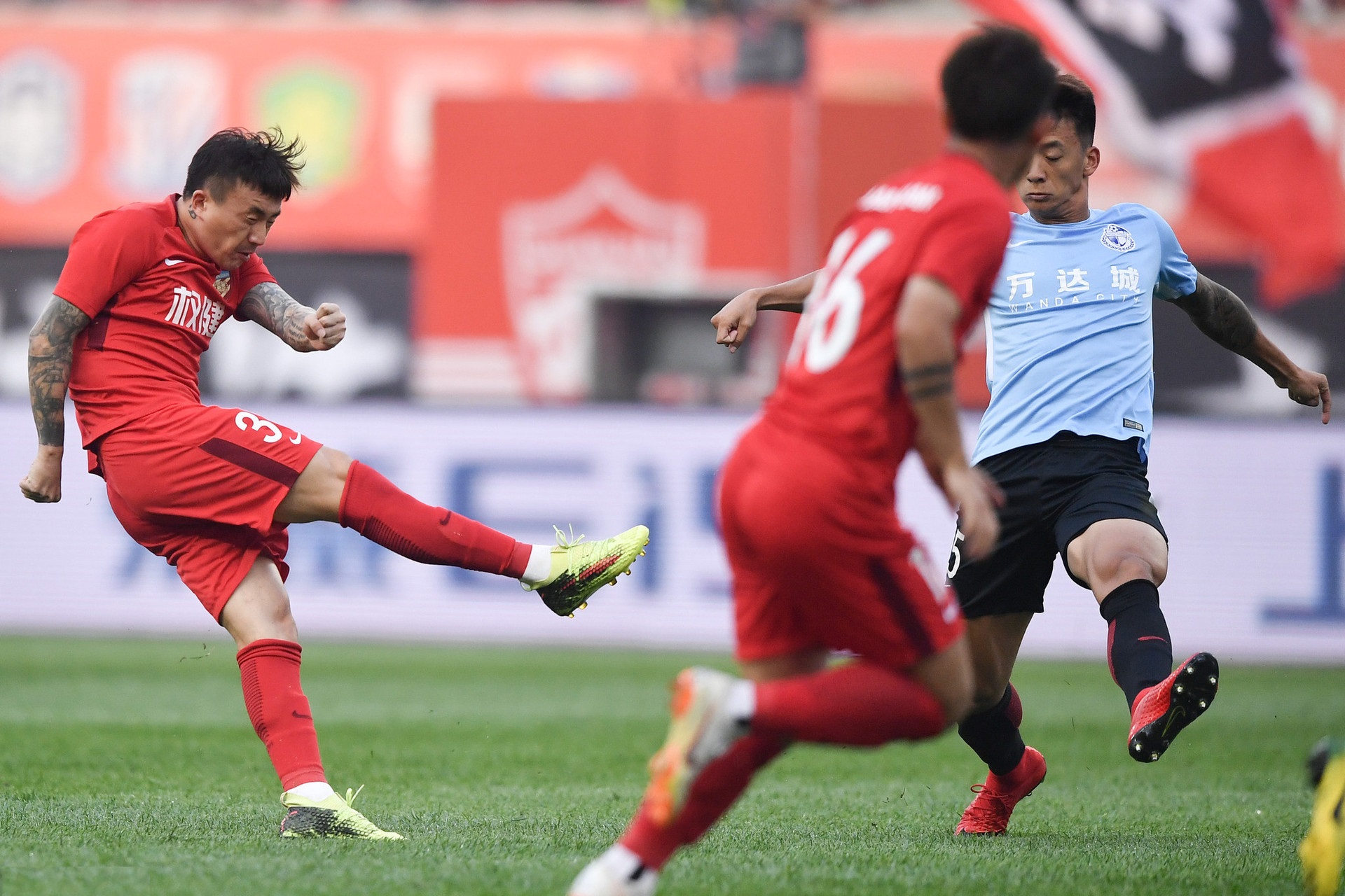 单外援权健成人见人欺病猫不职业现状如不改变阿圭罗来了也没用