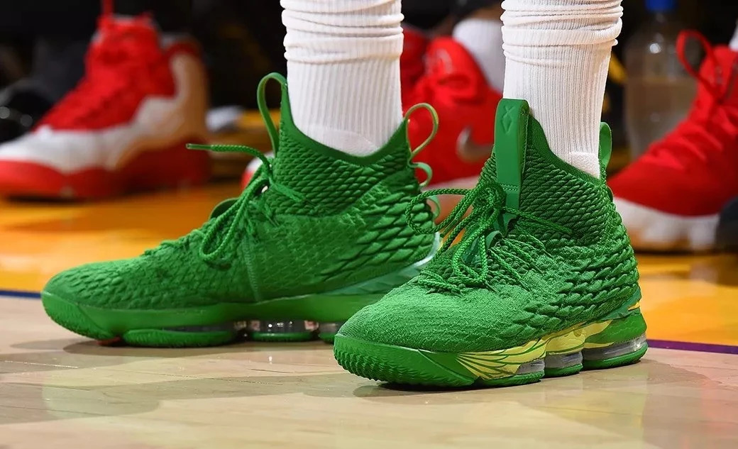 塔克球鞋上脚视频,塔克4000双球鞋