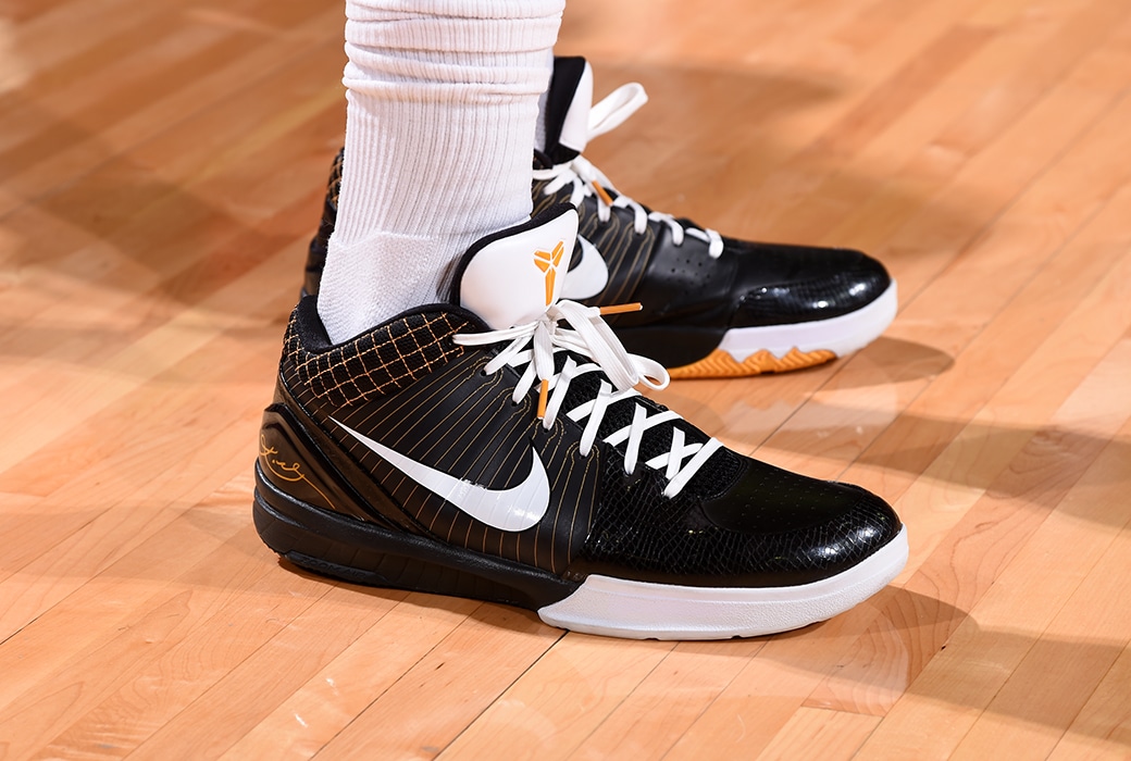 塔克球鞋上脚视频,塔克4000双球鞋