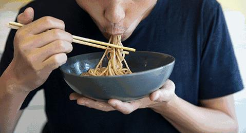 中餐厅2舒淇吃饭视频,舒淇吃面条