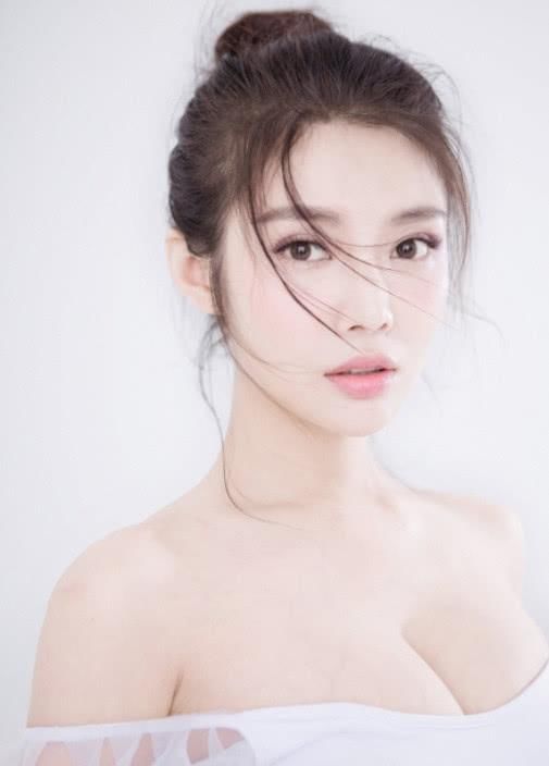 徐冬冬足球宝贝图片,徐冬冬足球宝贝相片