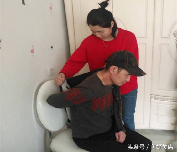 关店乡民和社区花季女大学生休学照顾父亲!感动!