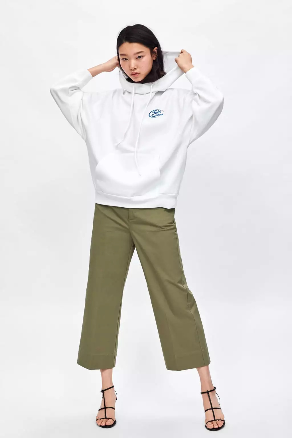 明天穿什么衣服好看很洋气,早秋新款显瘦高级感洋气爆款卫衣