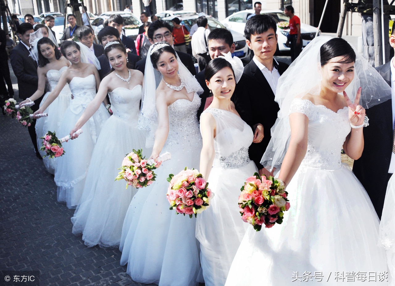 结婚主持人应该说什么台词,结婚主持人台词简单稿子